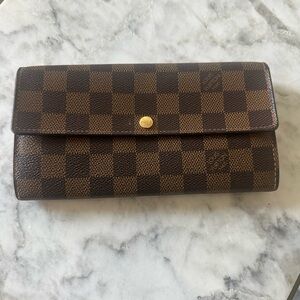 Authentic Louis Vuitton Brown Checkered Wallet